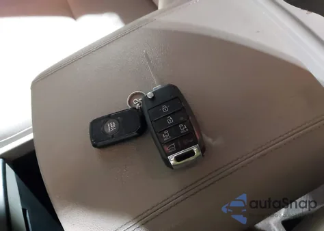 2016 Kia Sedona Lx из США, поврежденный, VIN KNDMB5C15G6204460